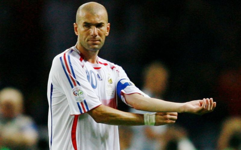 Zinedine Zidane - Huyền thoại bóng đá thế kỷ 21